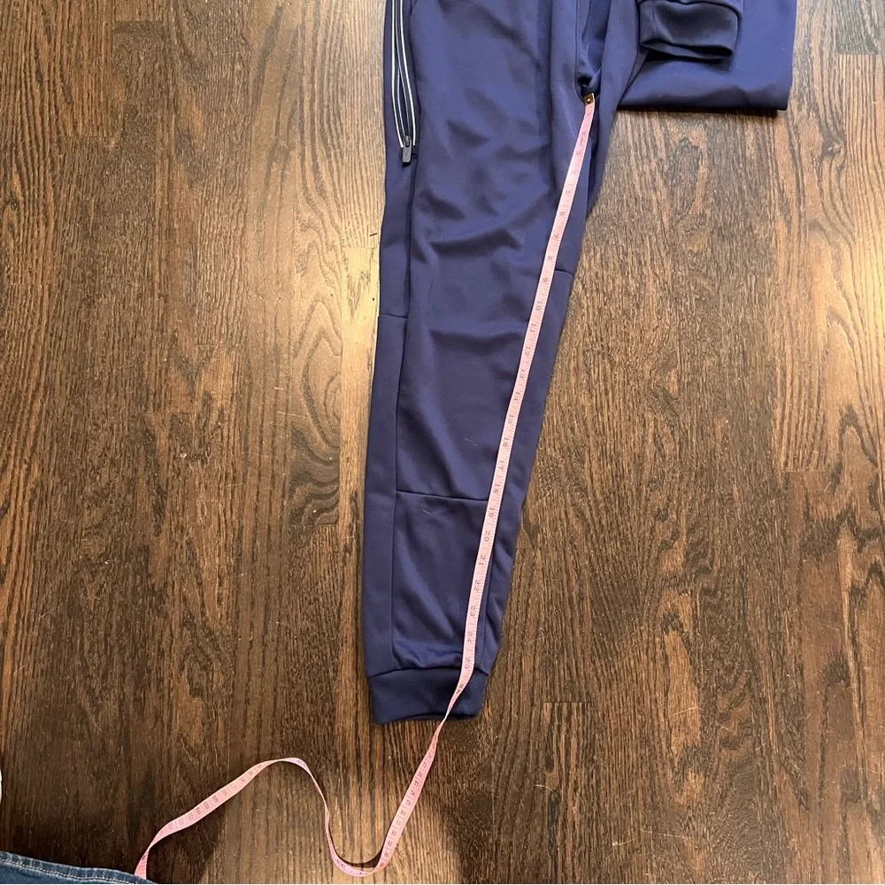 Nike women’s Navy Sweats/ Joggers Size Small